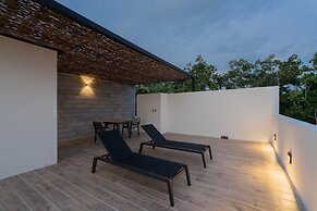 Twelve O’Clock Luxury Villas