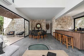 Twelve O’Clock Luxury Villas