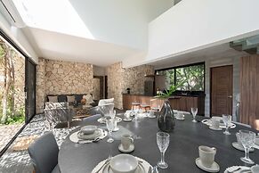 Twelve O’Clock Luxury Villas