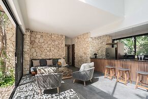 Twelve O’Clock Luxury Villas