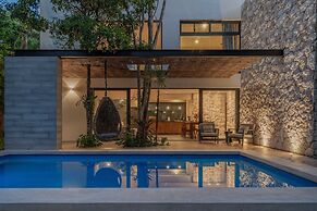 Twelve O’Clock Luxury Villas