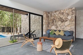 Twelve O’Clock Luxury Villas