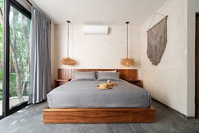 Twelve O’Clock Luxury Villas