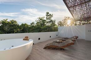 Twelve O’Clock Luxury Villas