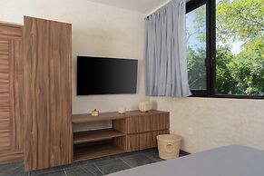 Twelve O’Clock Luxury Villas