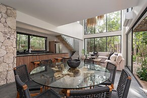 Twelve O’Clock Luxury Villas