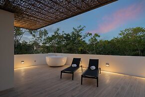 Twelve O’Clock Luxury Villas