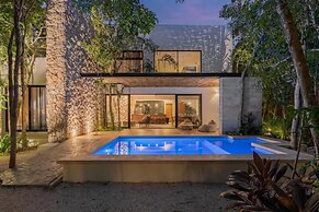 Twelve O’Clock Luxury Villas