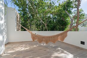 Twelve O’Clock Luxury Villas