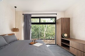 Twelve O’Clock Luxury Villas