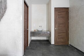 Twelve O’Clock Luxury Villas