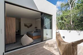 Twelve O’Clock Luxury Villas