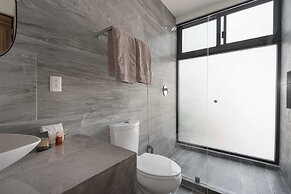 Twelve O’Clock Luxury Villas