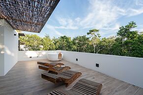 Twelve O’Clock Luxury Villas