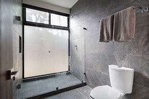 Twelve O’Clock Luxury Villas