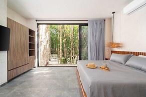 Twelve O’Clock Luxury Villas