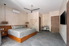 Twelve O’Clock Luxury Villas