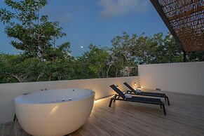 Twelve O’Clock Luxury Villas