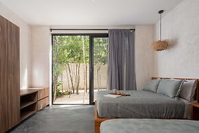 Twelve O’Clock Luxury Villas