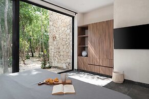 Twelve O’Clock Luxury Villas