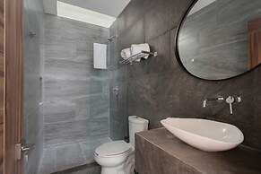 Twelve O’Clock Luxury Villas