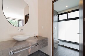 Twelve O’Clock Luxury Villas