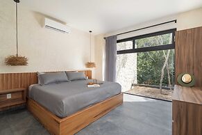 Twelve O’Clock Luxury Villas