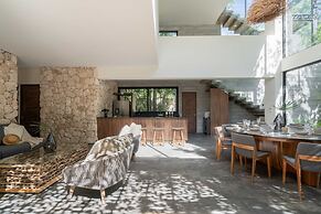 Twelve O’Clock Luxury Villas