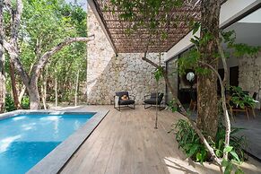 Twelve O’Clock Luxury Villas