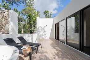 Twelve O’Clock Luxury Villas