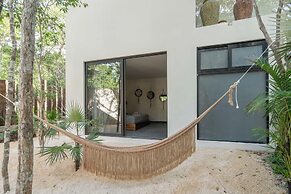 Twelve O’Clock Luxury Villas