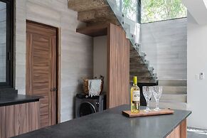 Twelve O’Clock Luxury Villas