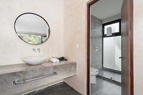 Twelve O’Clock Luxury Villas