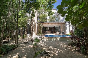 Twelve O’Clock Luxury Villas