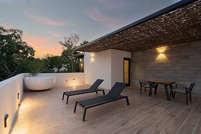 Twelve O’Clock Luxury Villas