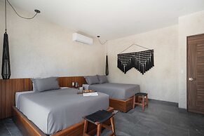 Twelve O’Clock Luxury Villas