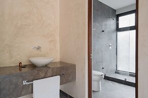 Twelve O’Clock Luxury Villas