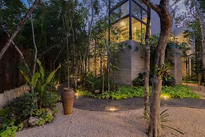 Twelve O’Clock Luxury Villas