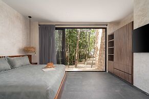 Twelve O’Clock Luxury Villas