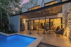 Twelve O’Clock Luxury Villas