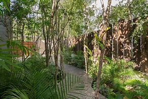 Twelve O’Clock Luxury Villas