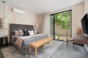 Twelve O’Clock Luxury Villas