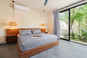 Twelve O’Clock Luxury Villas