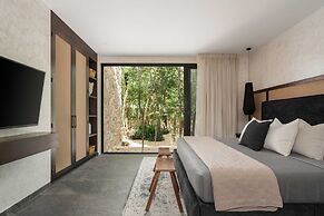 Twelve O’Clock Luxury Villas