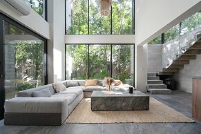 Twelve O’Clock Luxury Villas