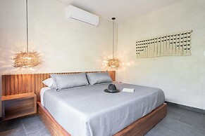 Twelve O’Clock Luxury Villas