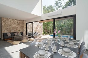 Twelve O’Clock Luxury Villas