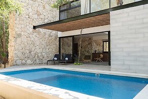 Twelve O’Clock Luxury Villas