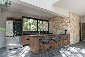 Twelve O’Clock Luxury Villas