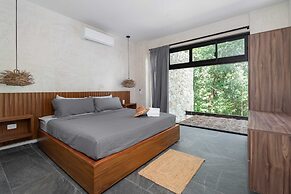 Twelve O’Clock Luxury Villas